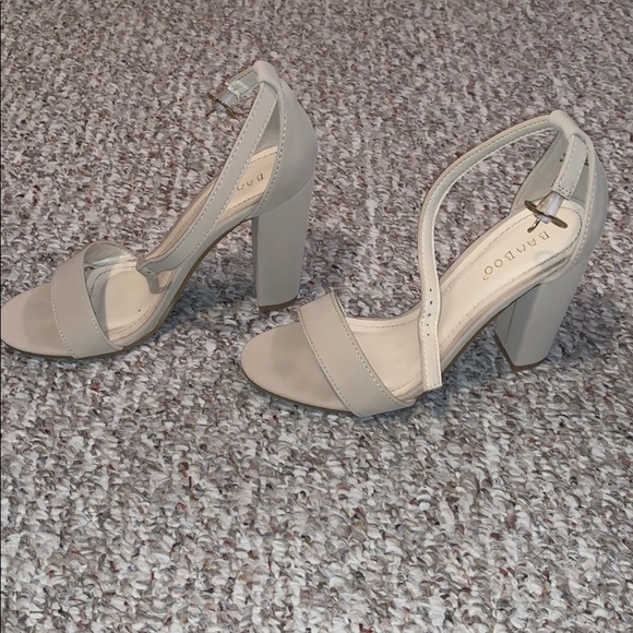 Nude heels - Picture 1 of 4